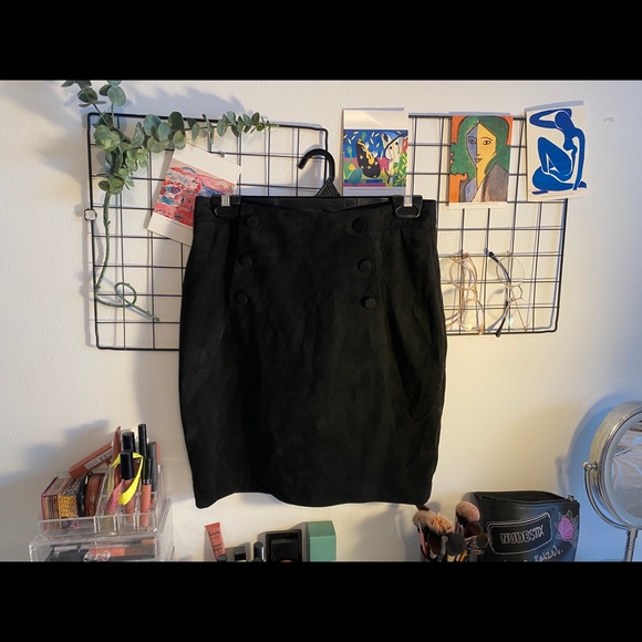 Velvet H&M Pencil Skirt 🖤 - Picture 2 of 4